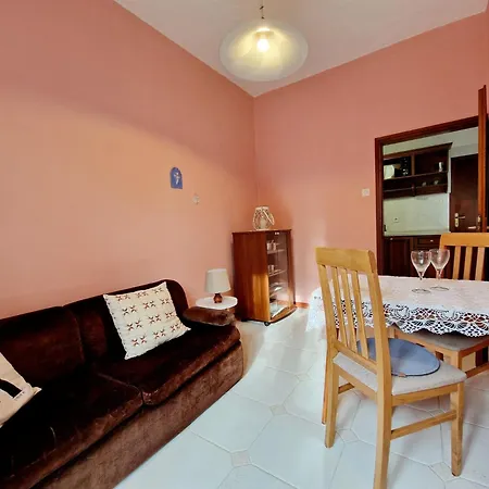 Apartament Rustico Mediterraneo With A Large Terrace By Mihaela Poreč